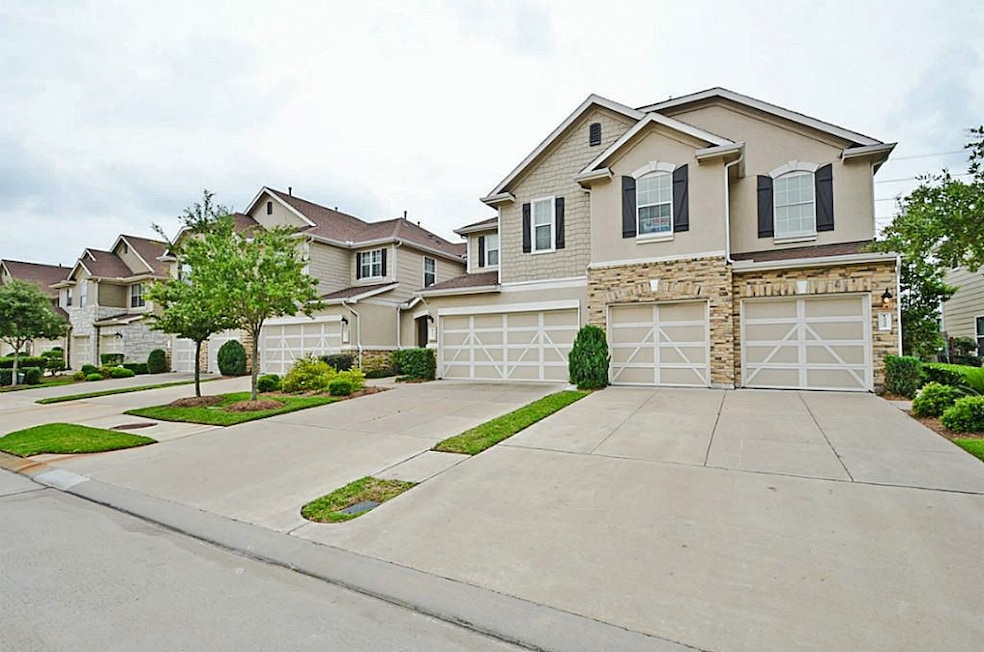 12225 Medina Lake Dr, Tomball, TX 77377 - photo 1