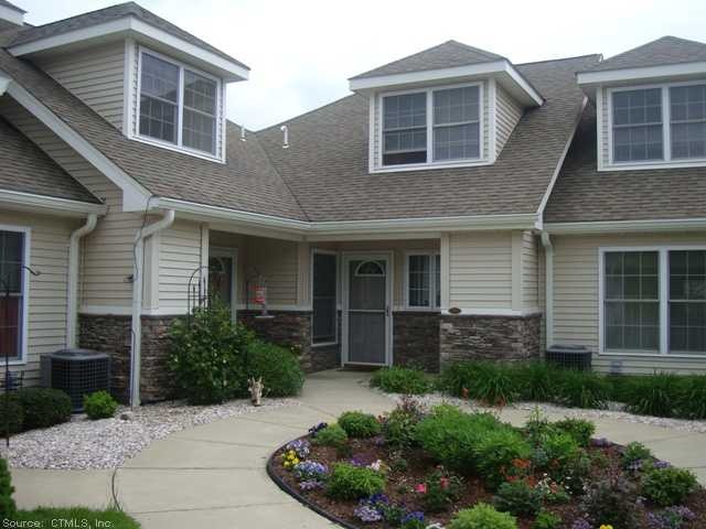 723 Pine Hill Blvd unit 723, Plymouth, CT 06782 - photo 1