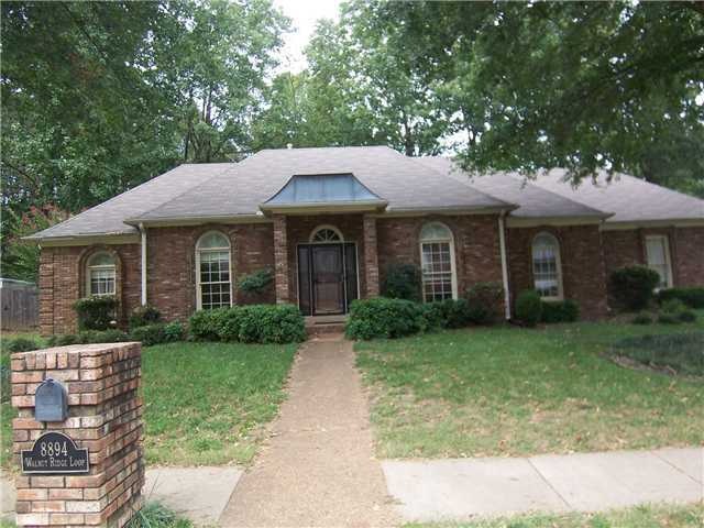 All on one floor, 3 br 2 1/2 baths, Formal Living 