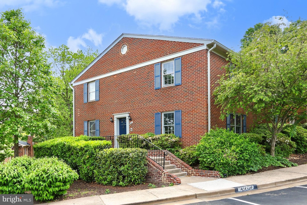 647 N Armistead St, Alexandria, VA 22312 - photo 1