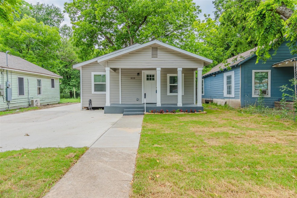 808 N Montgomery St, Sherman, TX 75090 - photo 1