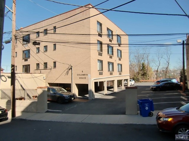 9 Columbia Terrace unit 3D, Edgewater, NJ 07020 - photo 1