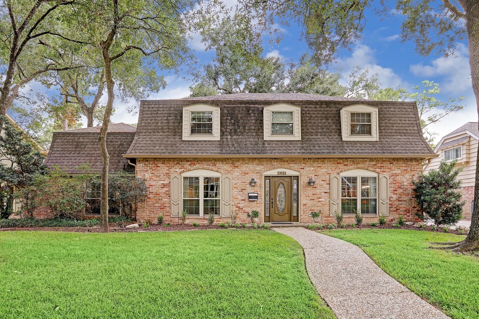 13515 Saint Marys Ln, Houston, TX 77079 - photo 1