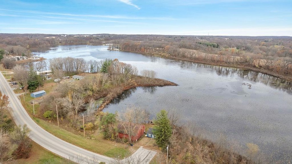 147 W Mcclung Rd, La Porte, IN 46350 - photo 1