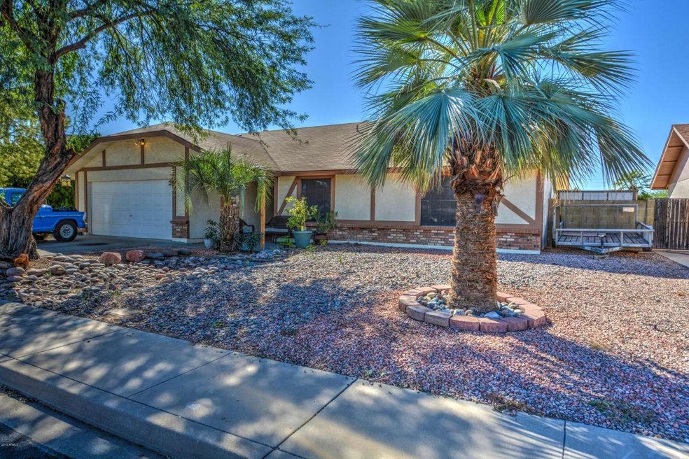 828 N Quail