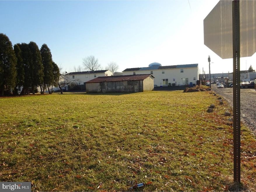 410 W 7th St, Lansdale, PA 19446 - photo 1