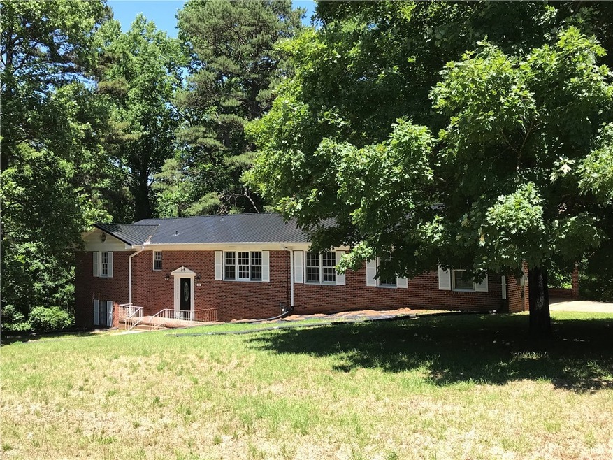 110 Virginia Dr, Liberty, SC 29657 - photo 1