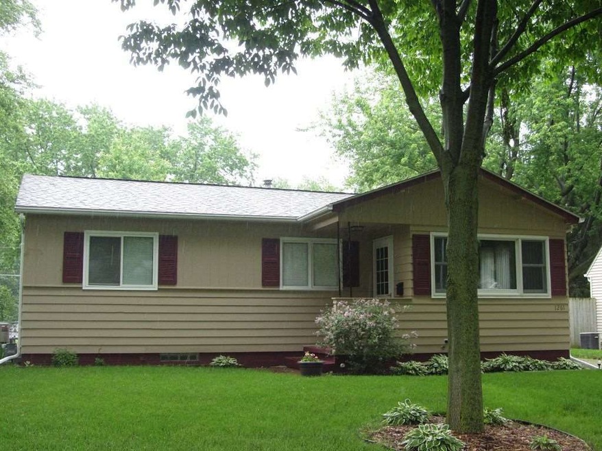 1261 St Andrews Ave, Waterloo, IA 50701 - photo 1