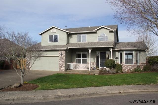 Lovely curb appeal on culdesac
