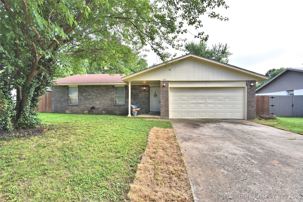 642 E 138th Place, Glenpool, OK 74033 - photo 1