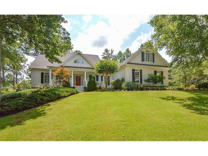 Welcome home to Holcombe's Farm nestled in the hea