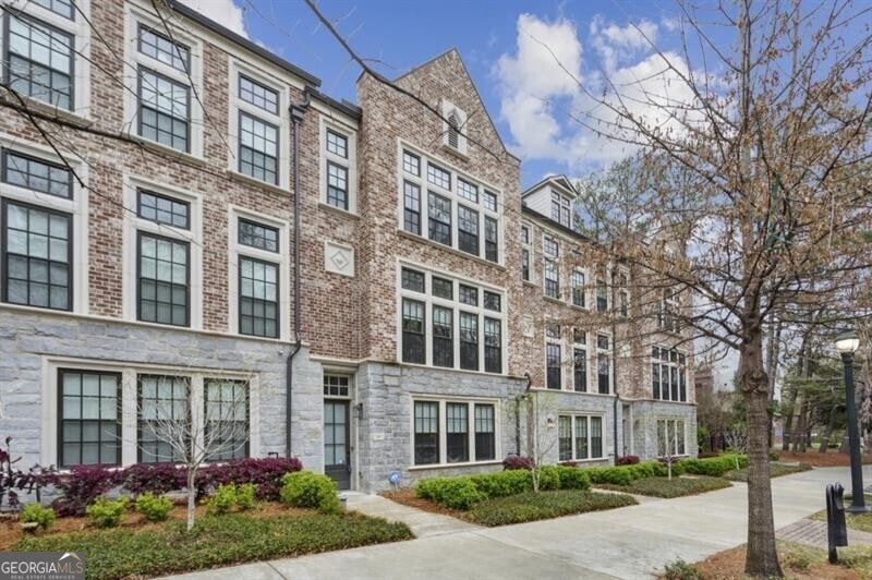 Under Contract $1,070,000