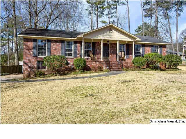 Welcome Home... 2760 Altadena Lake Dr