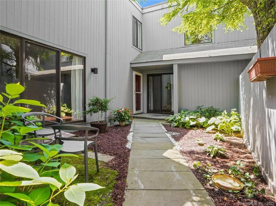 6 Dogberry Ln unit 6, Ridgefield, CT 06877 - photo 1