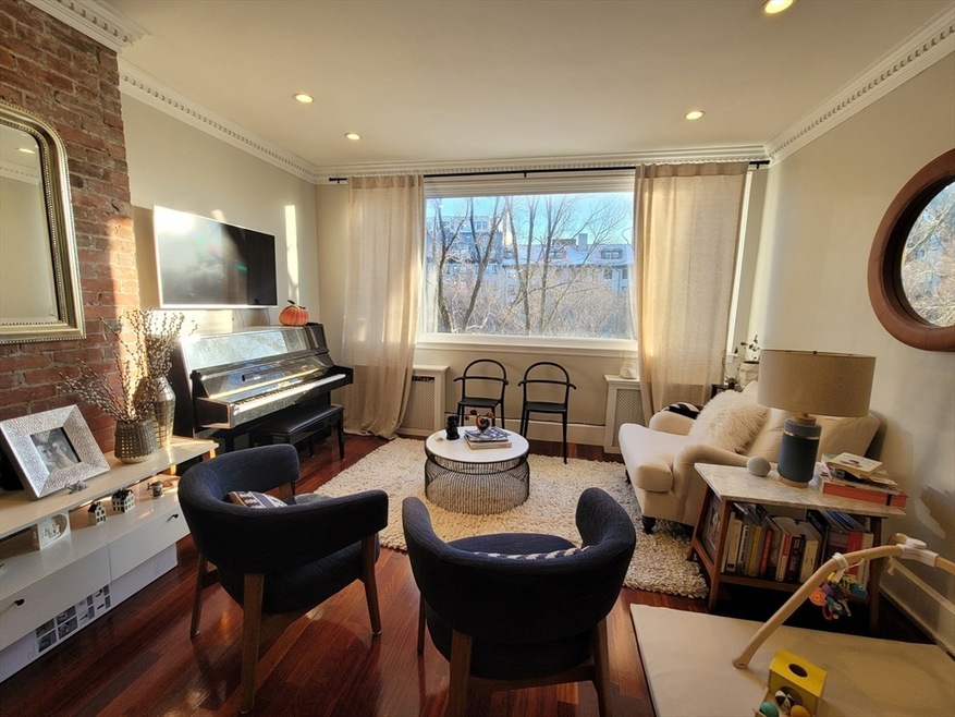 405 Commonwealth Ave unit 9, Boston, MA 02215 - photo 1