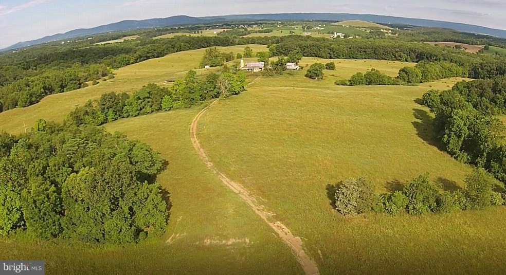 3021 Conococheague Ln, Greencastle, PA 17225 - photo 1
