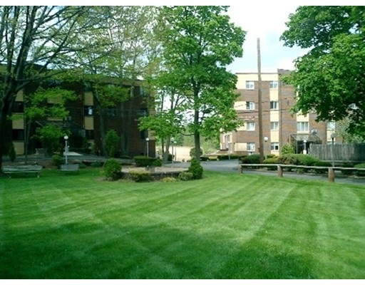 30 Hamilton St unit 32, Saugus, MA 01906 - photo 1