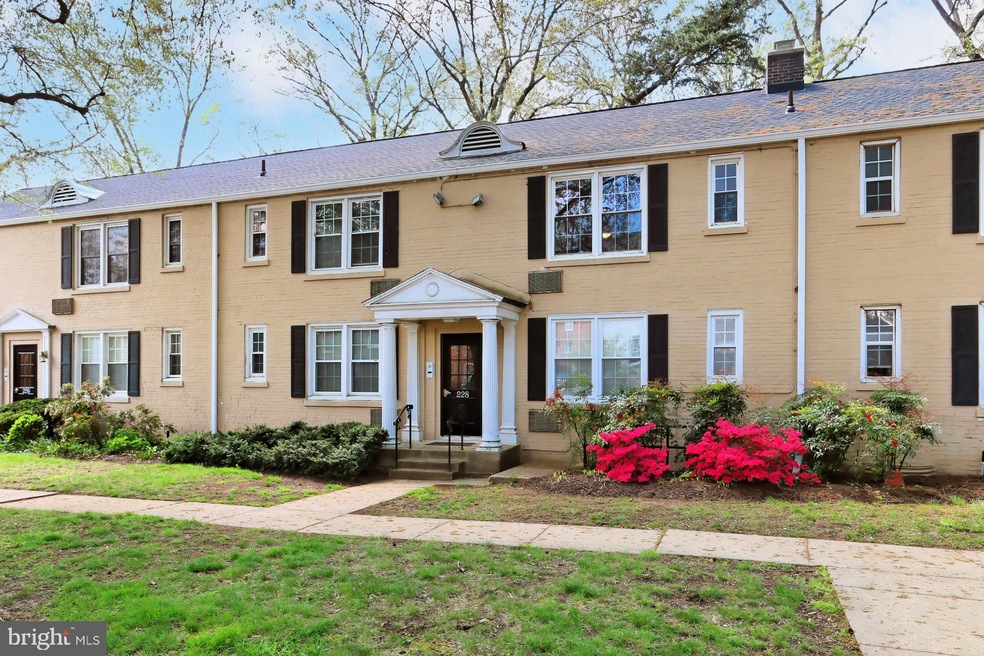 228 N Thomas St unit 2284, Arlington, VA 22203 - photo 1