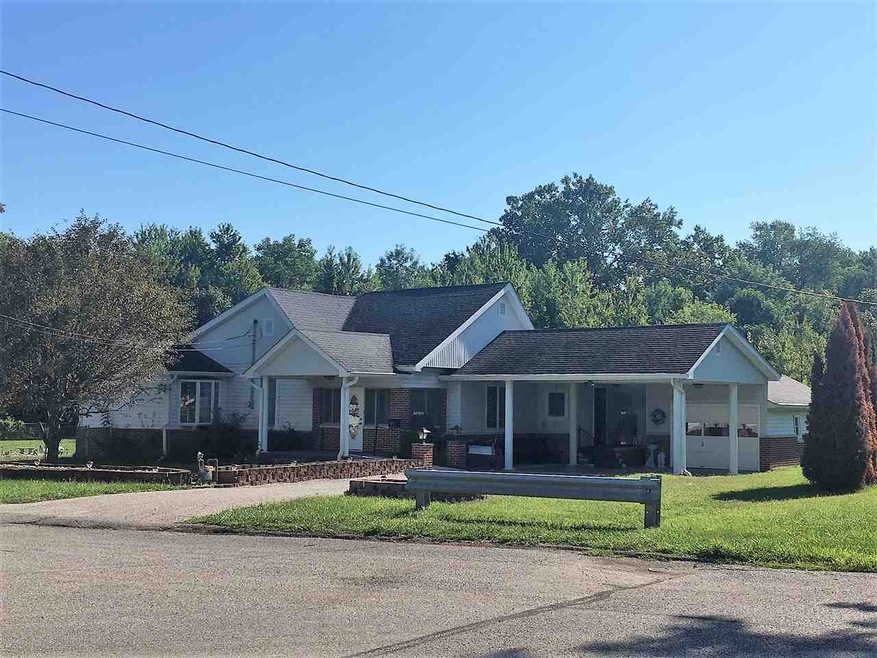 809 10th St NE, Linton, IN 47441 - photo 1