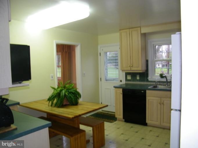 1132 Cowpens Ave, Towson, MD 21286 - photo 1