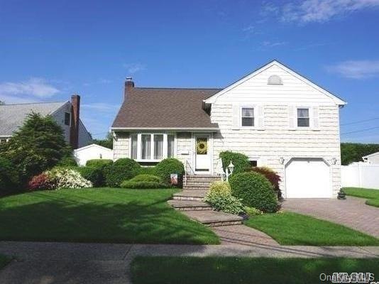 22 N Brittany Dr, Bethpage, NY 11714 - photo 1