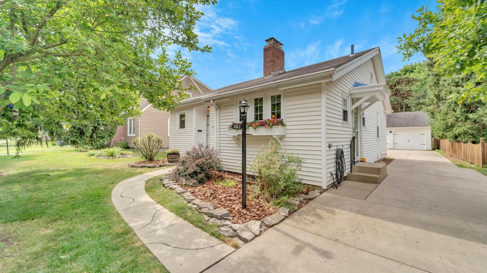 261 Wetmore Rd, Columbus, OH 43214 - photo 1