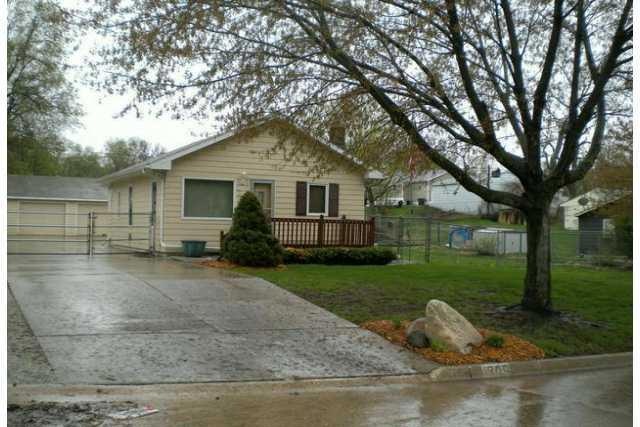 1309 E 35th Ct, Des Moines, IA 50317 - photo 1