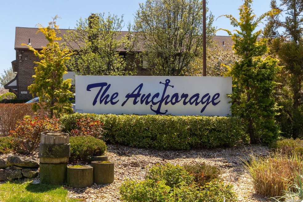 353 Mariners Way unit 353, Copiague, NY 11726 - photo 1