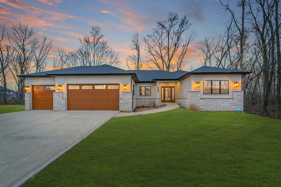 943 Sylvia Ln, Crown Point, IN 46307 - photo 1