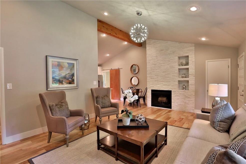 339 Crestview Dr, Bentonville, AR 72712 - photo 1