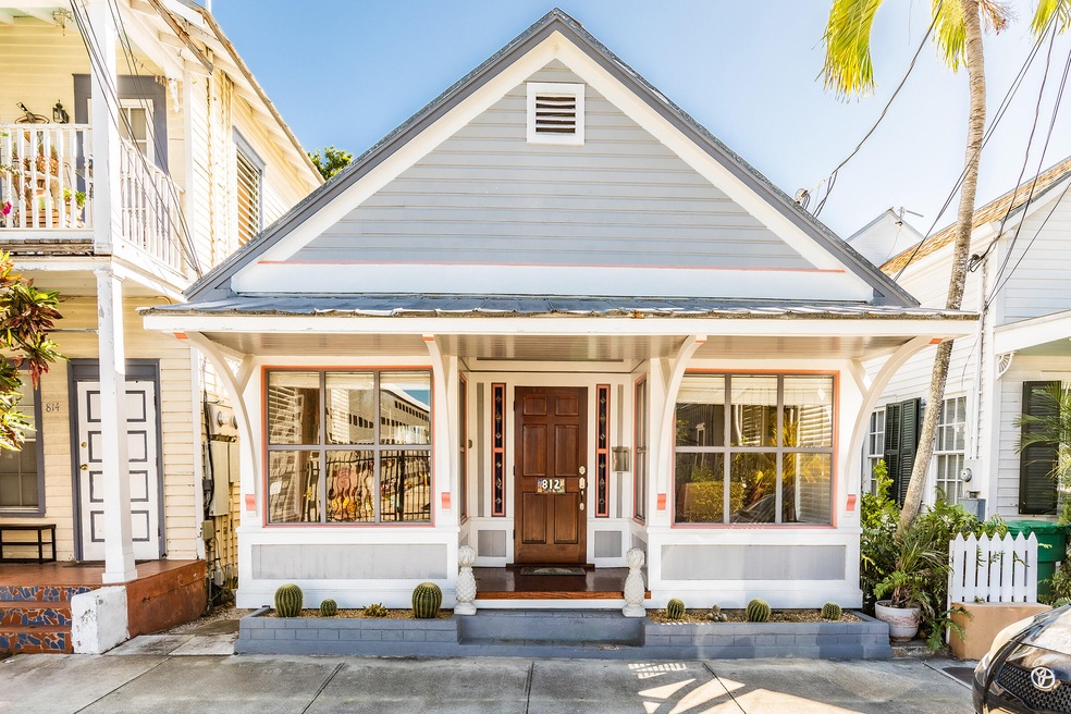 812 Olivia Street 02