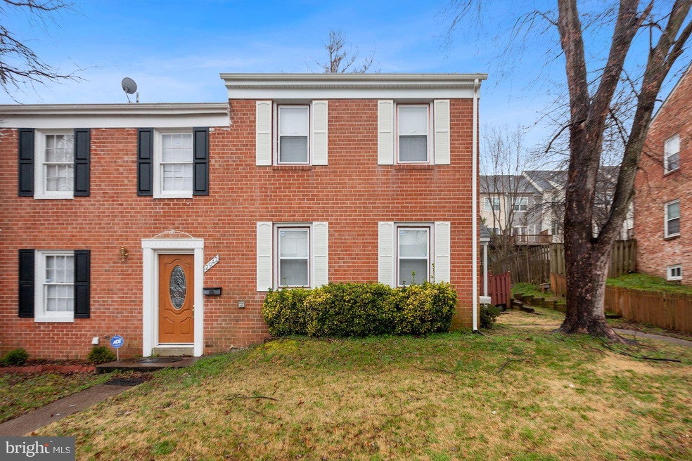 2940 Wetherburn Ct, Woodbridge, VA 22191 - photo 1