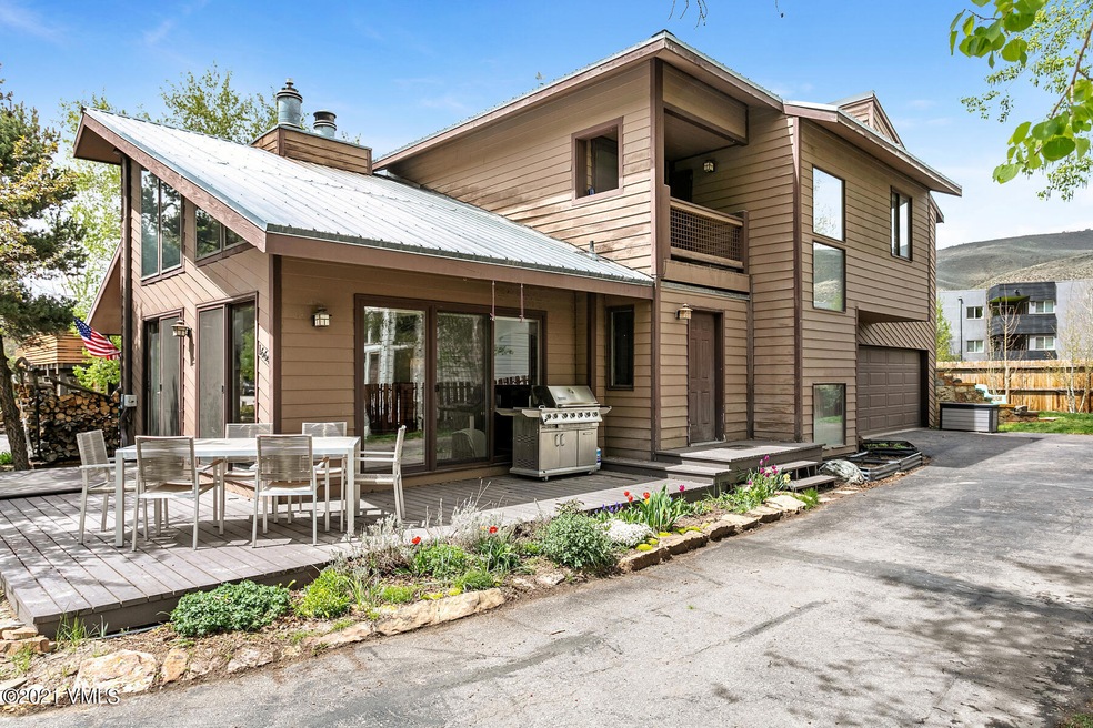 1664 Deer Blvd-032-002-Exterior-MLS_Size