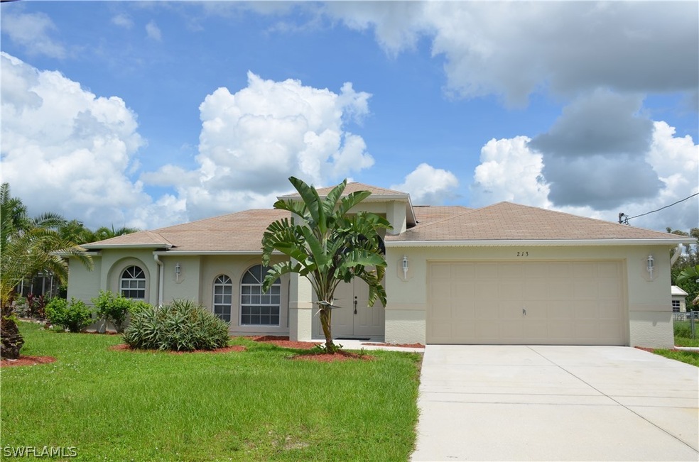 213 Manatee St, Fort Myers, FL 33913 - photo 1