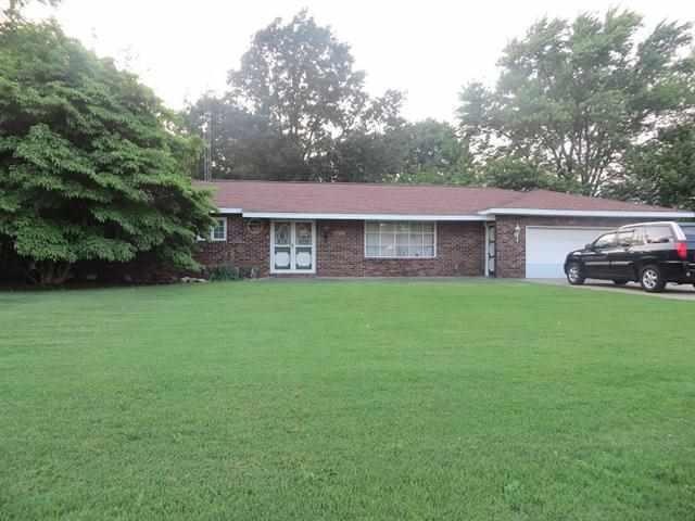 1705 N Kankakee St, Lincoln, IL 62656 - photo 1