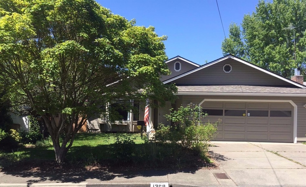 1368 NW Conklin Ave, Grants Pass, OR 97526 - photo 1