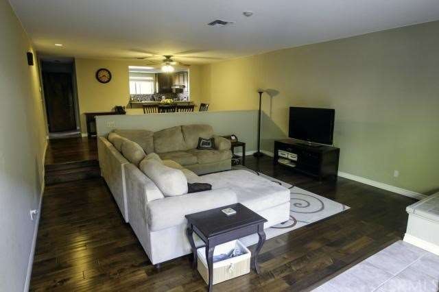 Welcome home! Great open floor plan. Hardwood floo