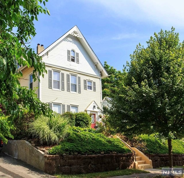 59 Sylvan St unit 2, Rutherford, NJ 07070 - photo 1