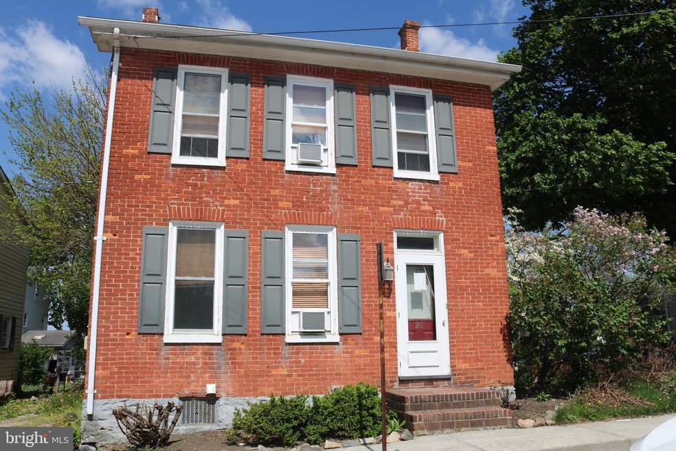 26 Cottage St, Waynesboro, PA 17268 - photo 1