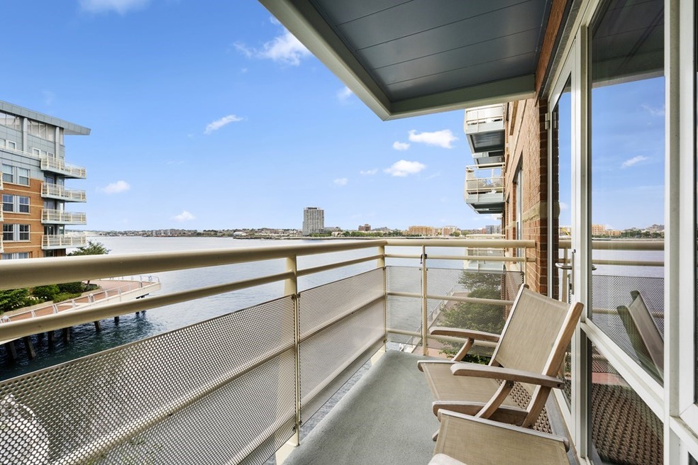 4 Battery Wharf unit 4308, Boston, MA 02109 - photo 1