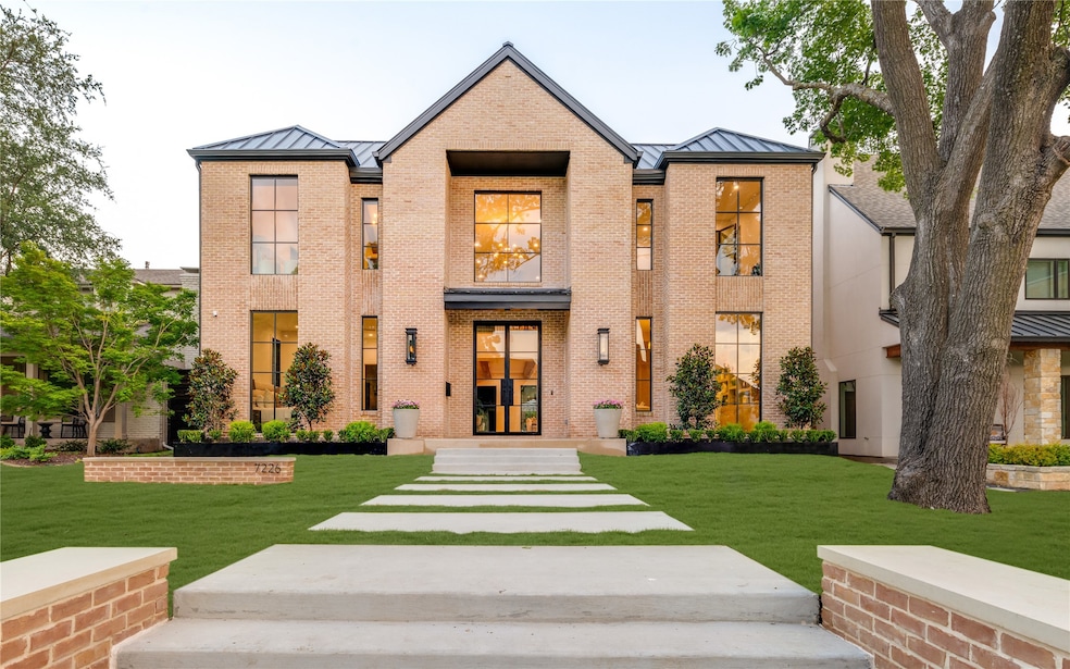 For Sale $5,189,000 • Co-Listing Agent