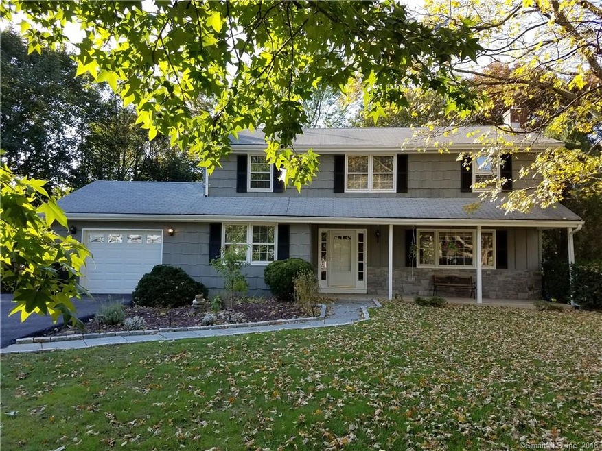 104 Three Lakes Dr, Stamford, CT 06902 - photo 1