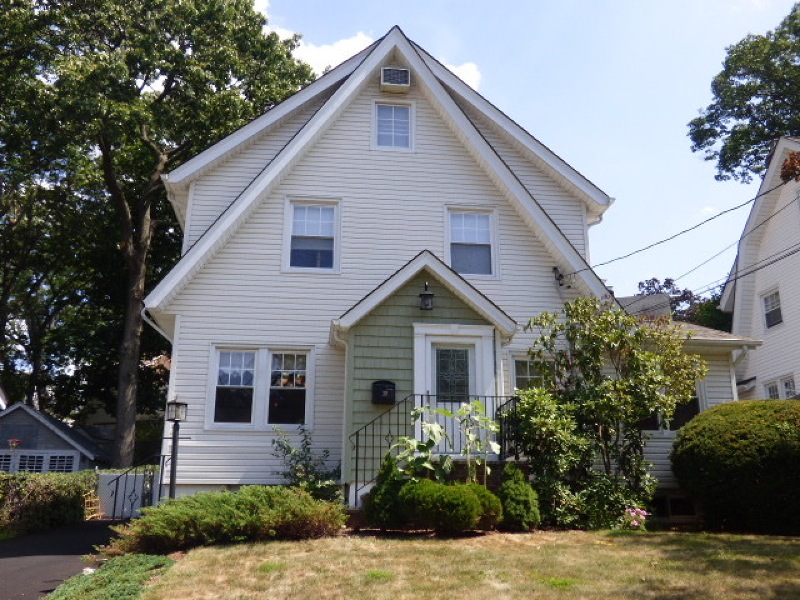 39 Overlook Rd, Cedar Grove, NJ 07009 - photo 1