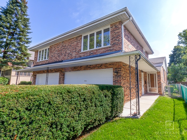 unlisted-address, Elmhurst, IL 60126 - photo 1