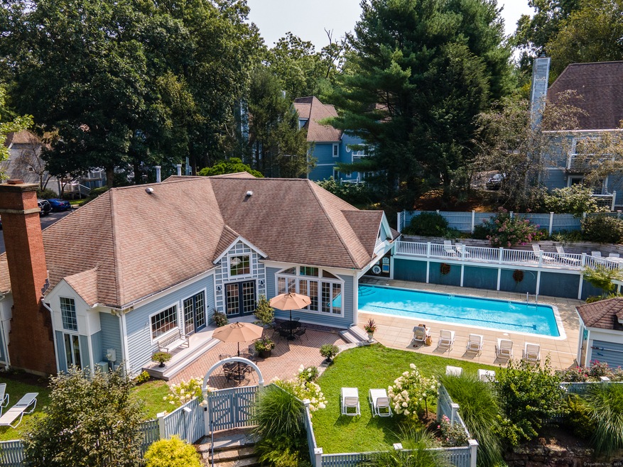 213 Old Pond Ln unit 213, Norwich, CT 06360 - photo 1