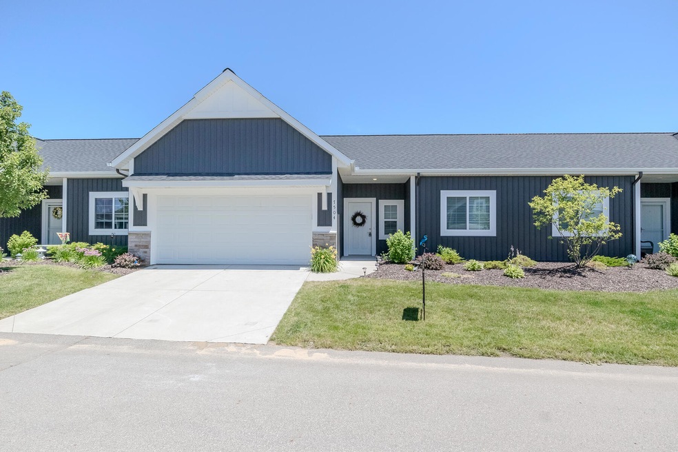 7504 Hardwood St-1