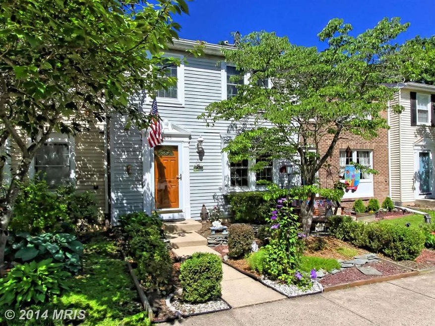 8695 Bent Arrow Ct, Springfield, VA 22153 - photo 1