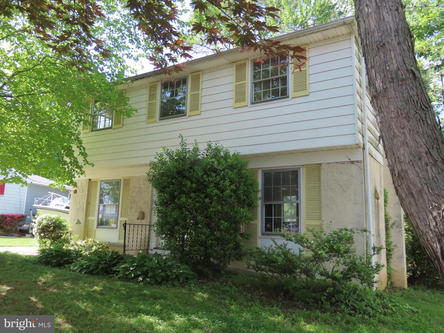 721 N Walnut Tree Ln, Claymont, DE 19703 - photo 1