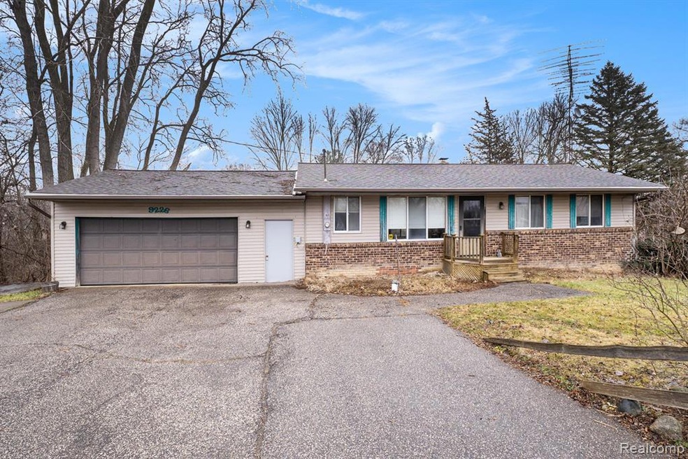 9226 N Vassar Rd, Mount Morris, MI 48458 - photo 1