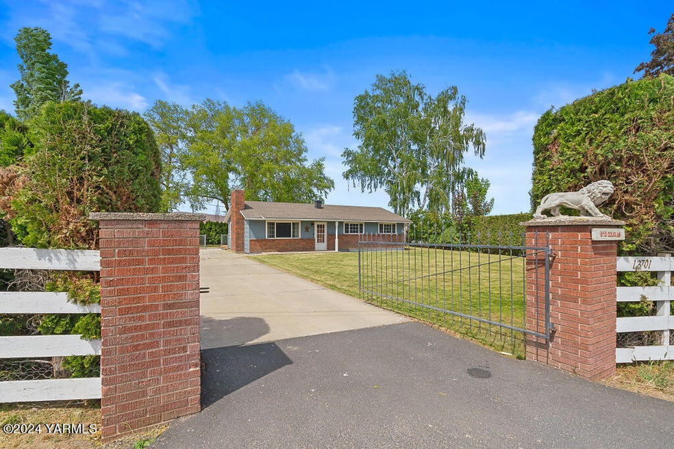 13701DouglasRd-2